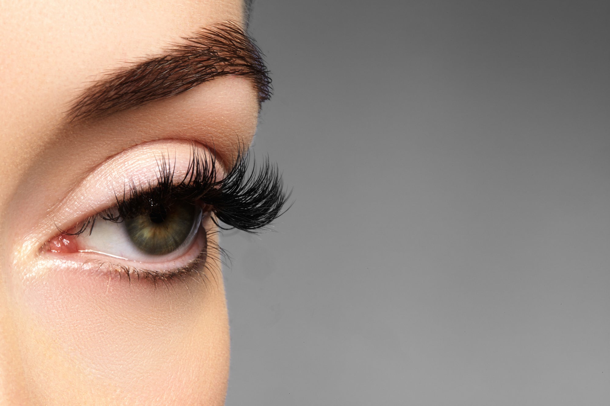 Sagging Eyelash Extensions? Discover How to Correct Them